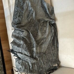 Beautiful cashmere pashmina